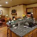 The Innsbruck Aspen, By Frias Properties